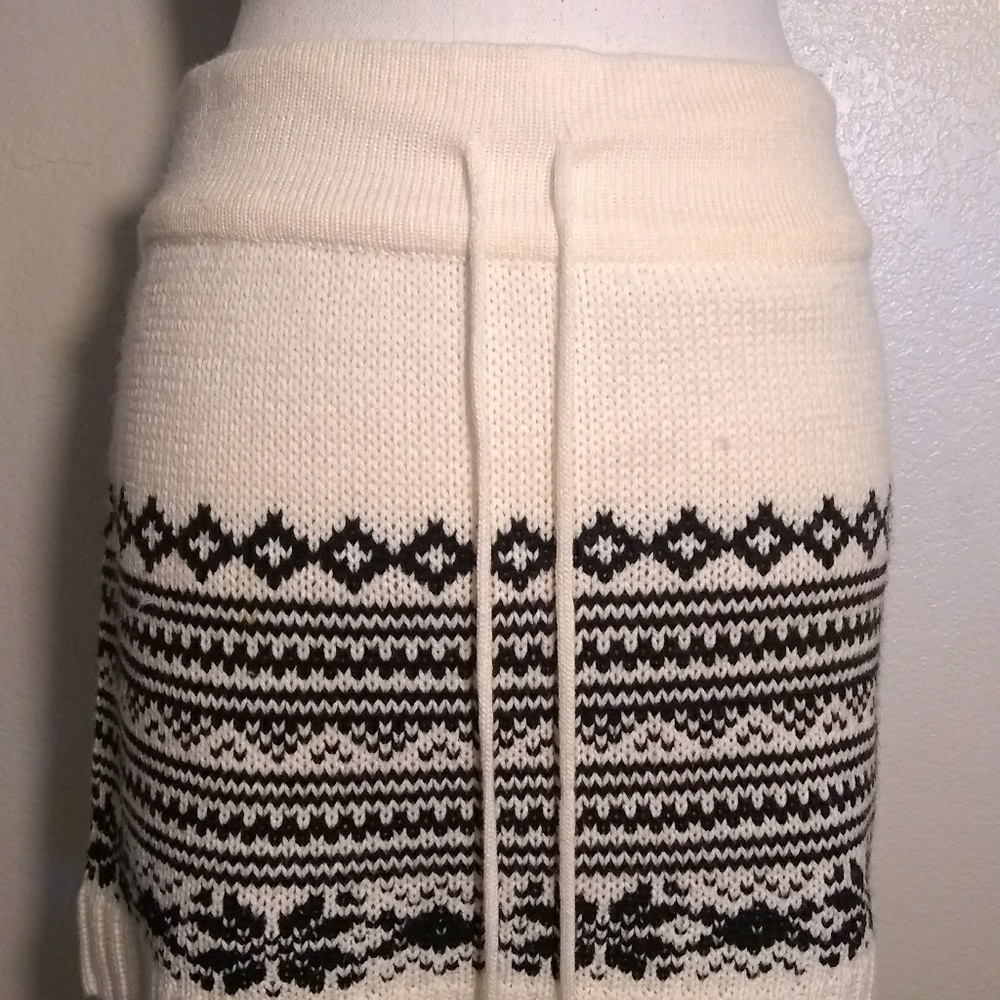 Grane PomPom Knit Skirt